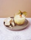 Physalis cream and shortbread — Stock Photo