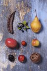 Variedad de frutas viejas - foto de stock