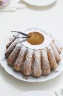 Bundt cake with vanilla — Stock Photo