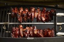 Pezzi di carne di maiale alla griglia — Foto stock
