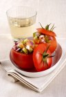 Tomate relleno de gazpacho - foto de stock