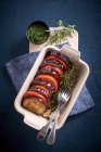 Beringelas e tomates gratinados — Fotografia de Stock