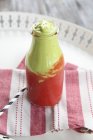 Strawberry and avocado smoothie — Stock Photo