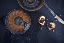 Веганський мармуровий торт Бундт — стокове фото
