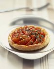 Tomato and thyme tartlet — Stock Photo