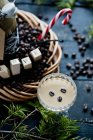 Closeup view of coffee liqueur in glass with coffee beans and decorations — Stock Photo
