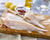 Filetti di pesce crudo — Foto stock