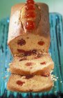 Madeira-Kuchen mit Kirschen — Stockfoto