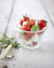 Tomate cereja e mussarela — Fotografia de Stock