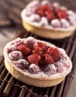 Baked raspberry tartlets — Stock Photo