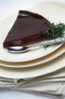 Кусочек шоколадного пирога — стоковое фото