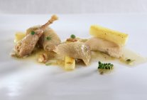 Closeup view of chicken with zucchini and herb Whisky sauce — Stock Photo