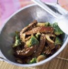 Beef with broccoli and sesame — Stock Photo
