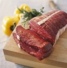 Carne de bovino crua para assar — Fotografia de Stock