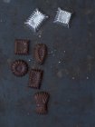 Шоколадні цукерки з формами — стокове фото