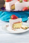 Strawberry yoghurt cake — Stock Photo