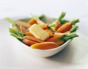 Zanahorias cocidas al vapor - foto de stock