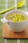 Cream of cauliflower soup with leeks — Stock Photo