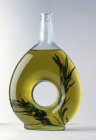 Пляшка оливкової олії — стокове фото