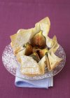 Papillote of figs in honey — Stock Photo