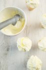 Lemon meringue ice cream — Stock Photo