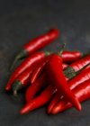 Chiles rojos enteros - foto de stock