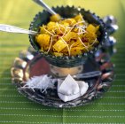 Curry all'ananas in ciotola — Foto stock
