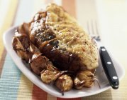 Roast veal with shallots — Stock Photo