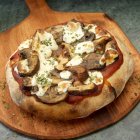 Pizza with Shitakes and Crimini Mushrooms — Stock Photo