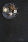 Brownies e xícara de cappuccino — Fotografia de Stock