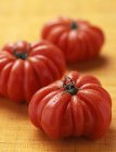 Fresh coeur de boeuf tomatoes — Stock Photo