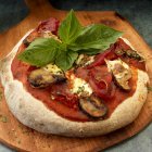 Сільський піца з Capicola — стокове фото