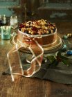 Gâteau de Noël attaché avec ruban — Photo de stock