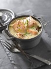 Blanqueta de salmón con sabor a vainilla - foto de stock