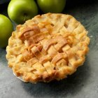 Топ яблочный пирог — стоковое фото