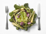 Composição com verduras em branco — Fotografia de Stock