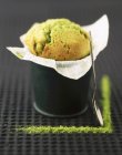 Мача зелений чайний кекс — стокове фото