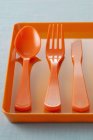 Coltello, forchetta e cucchiaio di plastica — Foto stock