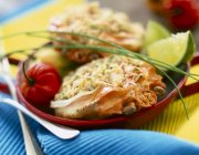 Closeup view of Indian stuffed crab with fruit — Stock Photo