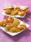 Crevettes, nectarines et sésame — Photo de stock