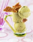 Фисташковое мороженое — стоковое фото