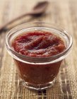Marmellata di mele cotogne in vetro — Foto stock