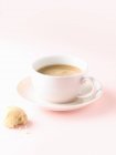 Taza de café con leche - foto de stock