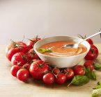 Tomatensuppe mit Sahne — Stockfoto