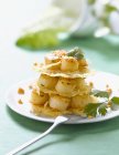 Petoncle scallop and fried noodles — Stock Photo