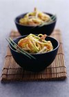 Prawn and beansprout noodle salad — Stock Photo