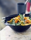 Verdure cotte nel wok — Foto stock
