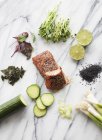 Ingredientes para el plato de salmón asiático - foto de stock