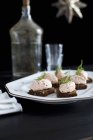 Rillette di salmone con crema di formaggio — Foto stock