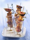Brochettes de figues fraîches — Photo de stock